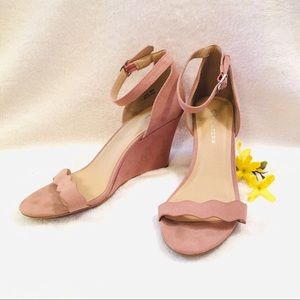 CL by Laundry Suede Wedge Heels Sz 9